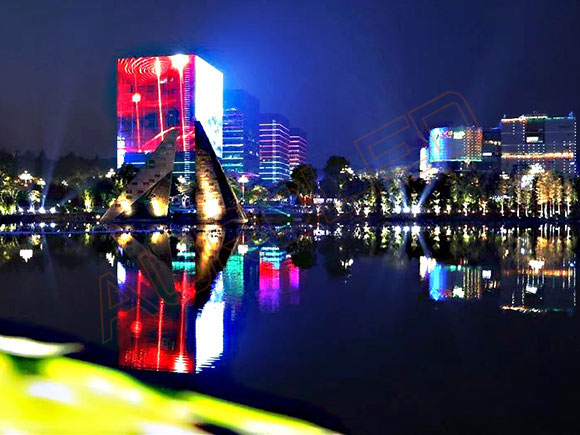 城市景觀亮化工程的興起對戶外<a href=http://www.aqlfk.com/toumingping/ target=_blank class=infotextkey>透明屏</a>發(fā)展的意義